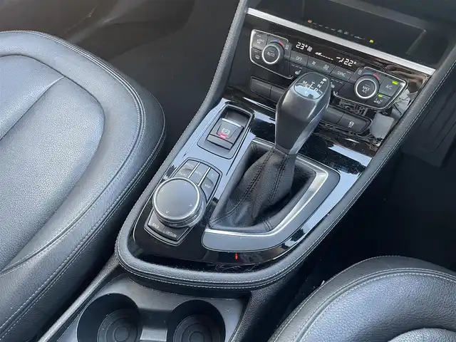 ＢＭＷ ２１８ｉ グランツアラー ラグジュアリー 東京都 2017(平29)年 4.2万km アルピンホワイトⅢ インテリジェントセーフティ/クルーズコントロール/シートヒーター/トラクションコントロール/前後ドライブレコーダー/走行モード切り替え/電動トランクゲート/ウッドインテリアパネル/フルレザー内装/純正ナビ/純正オーディオ/電動格納式ドアミラー/Bluetooth接続/レーンキープアシスト/パワーシート(メモリー付き)/純正17インチアルミホイール/ラグジュアリーエンブレム/歩行者警告機能/衝突被害軽減ブレーキ