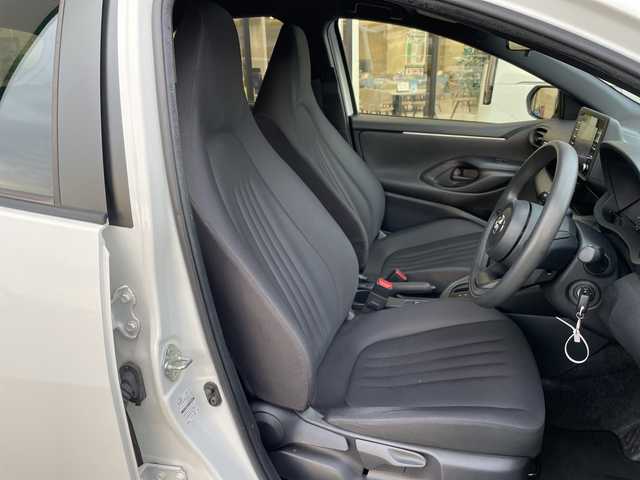 トヨタ ヤリス X 愛知県 2020(令2)年 4.1万km スーパーホワイトⅡ 純正ディスプレイオーディオ　ナビ機能なし/トヨタセーフティセンス/オートマチックハイビーム/レーンキープアシスト/横滑り防止装置/電動格納ミラー/リモコンキー