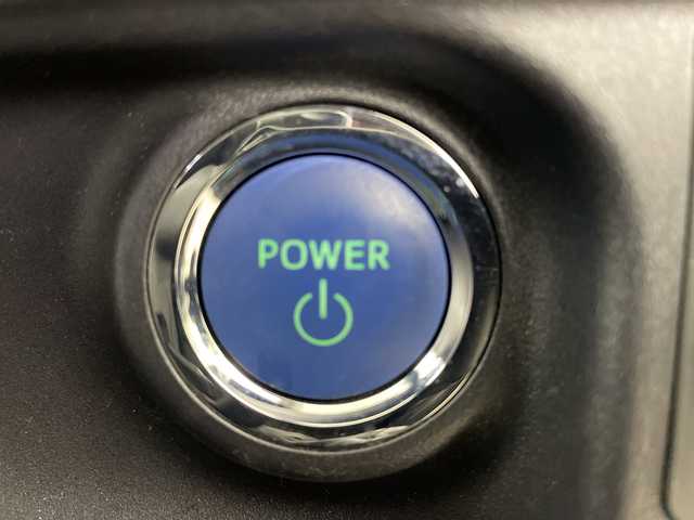 トヨタ アクア G 道央・札幌 2020(令2)年 6.8万km ホワイトパールクリスタルシャイン ・寒冷地仕様/モデリスタエアロ/・純正SDナビ　フルセグ/BT/SD/DVD/SD/・バックカメラ/・クルーズコントロール/・前後コーナーセンサー/クリアランスソナー/・トヨタセーフティセンス/・プリクラッシュセーフティ/・レーンキープアシスト/・前後ドライブレコーダー/・積込夏タイヤ純正モデリスタAWセット/・純正フロアマット/・ドアバイザー/・ETC/・電動格納ミラー/ウィンカーミラー/・LEDオートライト/オートマチックハイビーム