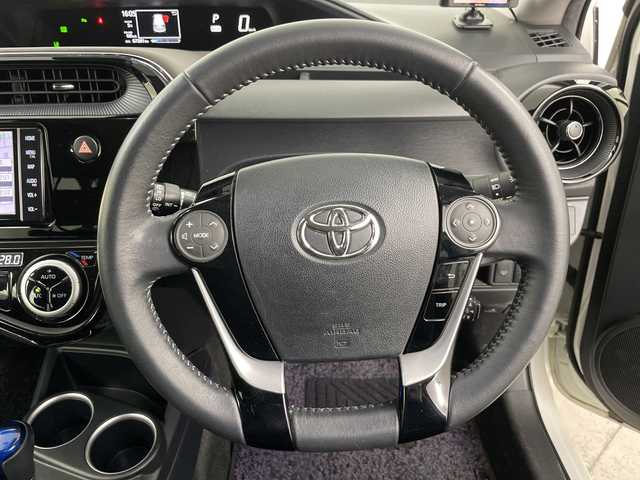 トヨタ アクア G 道央・札幌 2020(令2)年 6.8万km ホワイトパールクリスタルシャイン ・寒冷地仕様/モデリスタエアロ/・純正SDナビ　フルセグ/BT/SD/DVD/SD/・バックカメラ/・クルーズコントロール/・前後コーナーセンサー/クリアランスソナー/・トヨタセーフティセンス/・プリクラッシュセーフティ/・レーンキープアシスト/・前後ドライブレコーダー/・積込夏タイヤ純正モデリスタAWセット/・純正フロアマット/・ドアバイザー/・ETC/・電動格納ミラー/ウィンカーミラー/・LEDオートライト/オートマチックハイビーム