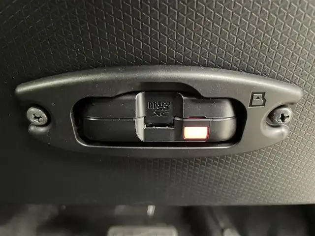 ダイハツ タント ファンクロス 埼玉県 2023(令5)年 0.6万km サンドベージュメタリック 9インチディスプレイオーディオ/(Bluetooth/USB/HDMI/AppleCarPlay/AndroidAuto/フルセグ）/全方位カメラ/両側パワースライドドア/ドライブレコーダー/衝突被害軽減ブレーキ/シートヒーター/アイドリングストップ/オートブレーキホールド/ビルトインETC2.0/コーナーセンサー/純正14インチアルミホイール