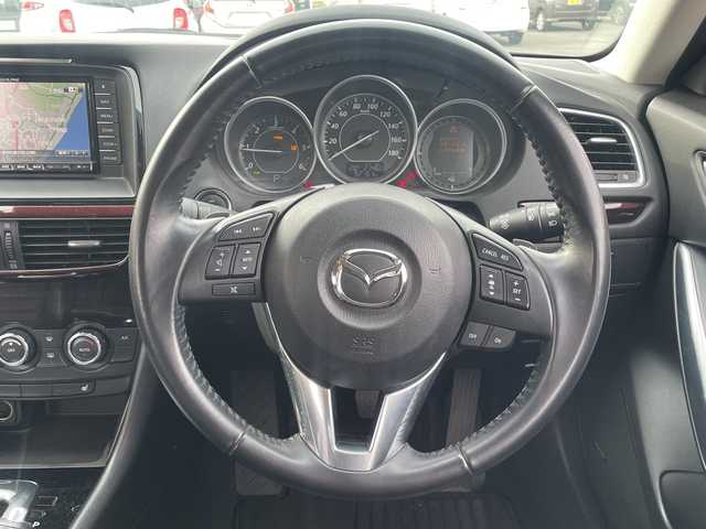 マツダ アテンザ セダン XD Lパッケージ 三重県 2013(平25)年 6.3万km ブルーリフレックスマイカ 登録時62161km/禁煙車/ディーラーオプション7インチナビALPINE(C)A$()/・フルセグ・Bluetooth・CD/DVD・SD・HDD/・USB・AUX・AM/FM/スカイアクティブ/BOSEサウンド/レーダークルーズコントロール/レーンキープアシスト/前後コーナーセンサー/AFS/RVM/前席シートヒーター/前席パワーシート/バックカメラ/前後ドラレコ/パドルシフト/AUTOライト/オートマチックハイビーム/AUTOワイパー