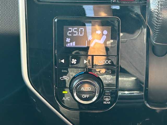 トヨタ ルーミー カスタムG－T 宮城県 2017(平29)年 7.7万km ブラックマイカメタリック/ブリリアントカッパークリスタルマイカ 2トーン 登録時走行距離76971km/純正SDナビ/フルセグTV/Bluetooth/CD/DVD/FM/AM/HDMI/後席モニター/15インチアルミ付きスタッドレスタイヤ/クルーズコントロール/両側パワースライド/ドライブレコーダー/シートヒーター/バックカメラ/オートライト/アイドリングストップ/横滑り防止装置/ステアリングリモコン/センターコンソール/プッシュスタート/スマートキー/LEDライト/ETC/コーナーセンサー/電動格納ミラー/ドアバイザ/純正アルミホイール