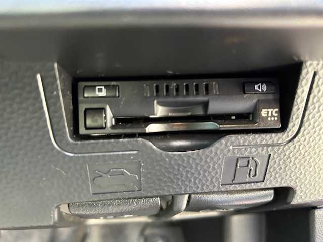 トヨタ ルーミー カスタムG－T 宮城県 2017(平29)年 7.7万km ブラックマイカメタリック/ブリリアントカッパークリスタルマイカ 2トーン 登録時走行距離76971km/純正SDナビ/フルセグTV/Bluetooth/CD/DVD/FM/AM/HDMI/後席モニター/15インチアルミ付きスタッドレスタイヤ/クルーズコントロール/両側パワースライド/ドライブレコーダー/シートヒーター/バックカメラ/オートライト/アイドリングストップ/横滑り防止装置/ステアリングリモコン/センターコンソール/プッシュスタート/スマートキー/LEDライト/ETC/コーナーセンサー/電動格納ミラー/ドアバイザ/純正アルミホイール