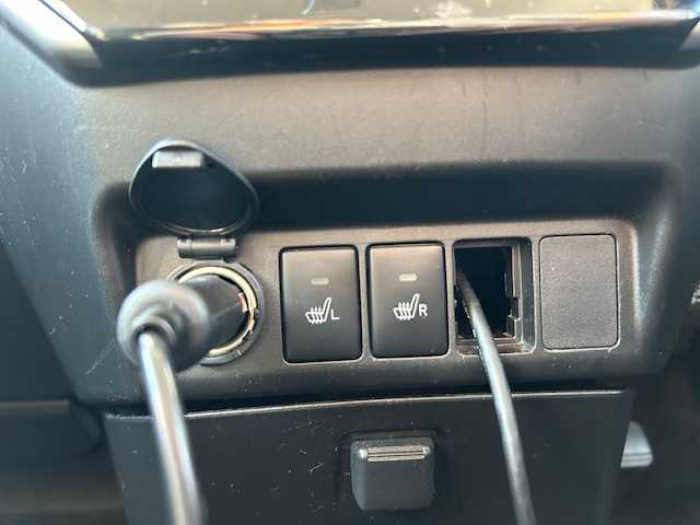 トヨタ ルーミー カスタムG－T 宮城県 2017(平29)年 7.7万km ブラックマイカメタリック/ブリリアントカッパークリスタルマイカ 2トーン 登録時走行距離76971km/純正SDナビ/フルセグTV/Bluetooth/CD/DVD/FM/AM/HDMI/後席モニター/15インチアルミ付きスタッドレスタイヤ/クルーズコントロール/両側パワースライド/ドライブレコーダー/シートヒーター/バックカメラ/オートライト/アイドリングストップ/横滑り防止装置/ステアリングリモコン/センターコンソール/プッシュスタート/スマートキー/LEDライト/ETC/コーナーセンサー/電動格納ミラー/ドアバイザ/純正アルミホイール