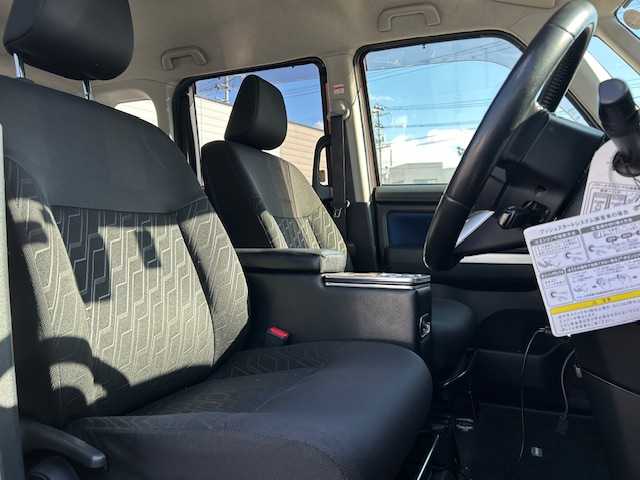 トヨタ ルーミー カスタムG－T 宮城県 2017(平29)年 7.7万km ブラックマイカメタリック/ブリリアントカッパークリスタルマイカ 2トーン 登録時走行距離76971km/純正SDナビ/フルセグTV/Bluetooth/CD/DVD/FM/AM/HDMI/後席モニター/15インチアルミ付きスタッドレスタイヤ/クルーズコントロール/両側パワースライド/ドライブレコーダー/シートヒーター/バックカメラ/オートライト/アイドリングストップ/横滑り防止装置/ステアリングリモコン/センターコンソール/プッシュスタート/スマートキー/LEDライト/ETC/コーナーセンサー/電動格納ミラー/ドアバイザ/純正アルミホイール