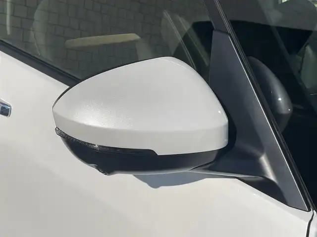 日産 セレナ e－パワー ハイウェイスター V 福岡県 2025(令7)年 0.5万km プリズムホワイト 純正12.3型ディスプレイナビ(フルセグTV/BT)/アラウンドビューモニター/フリップダウン後席モニター/プロパイロット/エマージェンシーブレーキ/コーナーセンサー/BSM/両側パワスラ/前後ドラレコ/ETC2.0/デジタルインナーミラー/USBポート/純正LEDヘッドライト/純正16インチアルミホイール/スマートキー/プッシュスタート