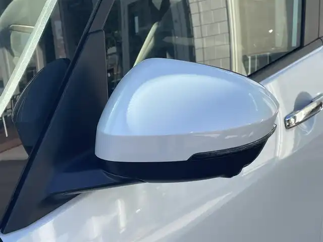 日産 セレナ e－パワー ハイウェイスター V 福岡県 2025(令7)年 0.5万km プリズムホワイト 純正12.3型ディスプレイナビ(フルセグTV/BT)/アラウンドビューモニター/フリップダウン後席モニター/プロパイロット/エマージェンシーブレーキ/コーナーセンサー/BSM/両側パワスラ/前後ドラレコ/ETC2.0/デジタルインナーミラー/USBポート/純正LEDヘッドライト/純正16インチアルミホイール/スマートキー/プッシュスタート