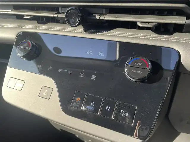 日産 セレナ e－パワー ハイウェイスター V 福岡県 2025(令7)年 0.5万km プリズムホワイト 純正12.3型ディスプレイナビ(フルセグTV/BT)/アラウンドビューモニター/フリップダウン後席モニター/プロパイロット/エマージェンシーブレーキ/コーナーセンサー/BSM/両側パワスラ/前後ドラレコ/ETC2.0/デジタルインナーミラー/USBポート/純正LEDヘッドライト/純正16インチアルミホイール/スマートキー/プッシュスタート