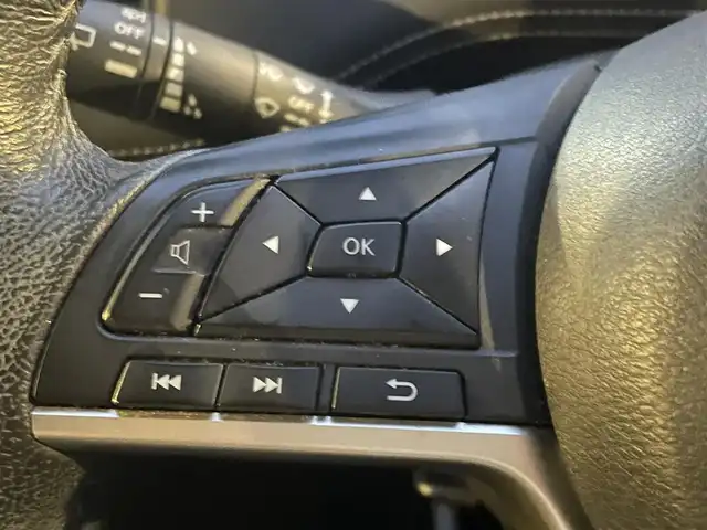 日産 セレナ ハイウェイスター Vセレクション 秋田県 2018(平30)年 12.9万km ブリリアントシルバー (株)IDOMが運営する【じしゃロン秋田店】の自社ローン対象車両になります。こちらは現金ご利用時の価格です。自社ローンご希望の方は別途その旨お申付け下さい。/セーフティパックA/SRSカーテンエアバッグシステム&サイドエアバッグシステム〈前席〉/踏み間違い衝突防止アシスト/インテリジェントパーキングアシスト（駐車支援システム）/標識検知機能（進入禁止標識検知、最高速度標識検知、一時停止標識検知）/インテリジェントアラウンドビューモニター（移動物検知機能付）/インテリジェントDA（ふらつき警報）/フロント&バックソナー/ヒーター付ドアミラー/ステアリングスイッチ（アドバンスドドライブアシストディスプレイ設定、クルーズコントロール、オーディオ）/社外SDナビ【CD/DVD/SD/Bluetooth/USB/iPod】/フルセグTV/後席モニター/両側パワースライドドア/ハンズフリーオートスライドドア/クルーズコントロール/ETC/LEDヘッドライト