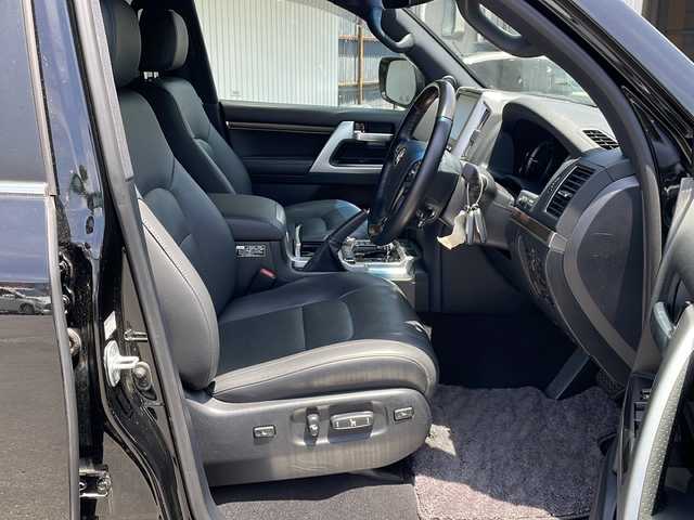トヨタ ランドクルーザー ZX 長野県 2019(令1)年 4.2万km ブラック 4WD/モデリスタエアロ/サンルーフ/ブラックレザーシート/純正メーカーナビフルセグTV/純正リアエンターテイメント/全周囲カメラ/純正ビルトインETC2.0/前方ドライブレコーダー/追従型クルーズコントロ―ル/前後コーナーセンサー/純正20インチAW夏タイヤ/パワーバックドア/衝突被害軽減システム/3列シート/前席パワーシート/前席シートヒーター/純正フロアマット/純正LEDヘッドライト/オートライト/オートマチックハイビーム/ABS/横滑り防止機能/盗難防止装置/スペアキー/保証書/取扱説明書