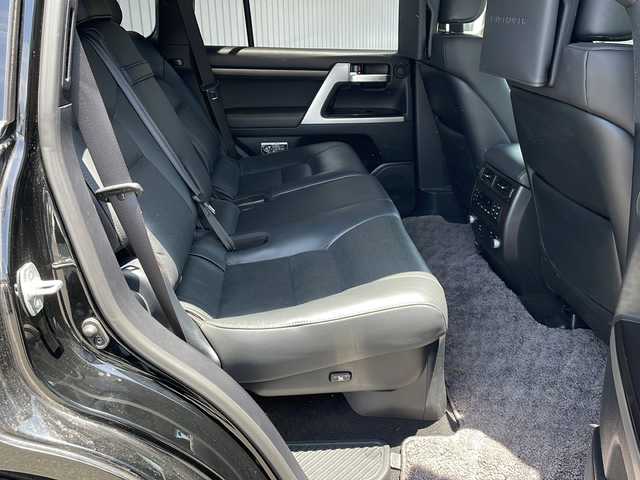 トヨタ ランドクルーザー ZX 長野県 2019(令1)年 4.2万km ブラック 4WD/モデリスタエアロ/サンルーフ/ブラックレザーシート/純正メーカーナビフルセグTV/純正リアエンターテイメント/全周囲カメラ/純正ビルトインETC2.0/前方ドライブレコーダー/追従型クルーズコントロ―ル/前後コーナーセンサー/純正20インチAW夏タイヤ/パワーバックドア/衝突被害軽減システム/3列シート/前席パワーシート/前席シートヒーター/純正フロアマット/純正LEDヘッドライト/オートライト/オートマチックハイビーム/ABS/横滑り防止機能/盗難防止装置/スペアキー/保証書/取扱説明書