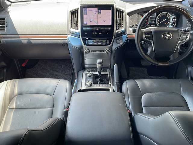 トヨタ ランドクルーザー ZX 長野県 2019(令1)年 4.2万km ブラック 4WD/モデリスタエアロ/サンルーフ/ブラックレザーシート/純正メーカーナビフルセグTV/純正リアエンターテイメント/全周囲カメラ/純正ビルトインETC2.0/前方ドライブレコーダー/追従型クルーズコントロ―ル/前後コーナーセンサー/純正20インチAW夏タイヤ/パワーバックドア/衝突被害軽減システム/3列シート/前席パワーシート/前席シートヒーター/純正フロアマット/純正LEDヘッドライト/オートライト/オートマチックハイビーム/ABS/横滑り防止機能/盗難防止装置/スペアキー/保証書/取扱説明書