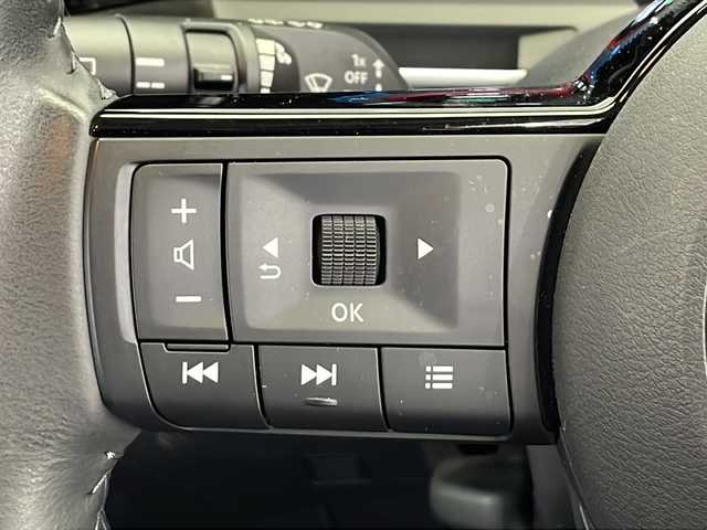 日産 オーラ G 栃木県 2021(令3)年 1.2万km 黒 純正ナビ/(CD/DVD/フルセグTV/Bluetooth/MSV/SD/USB)/全方位カメラ/360°セーフティーアシスト/・インテリジェントエマージェンシーブレーキ/・ふらつき警報/・標識検知機能/・アラウンドビューモニター/ビルトインETC/ハーフレザーシート/禁煙車/デジタルインナーミラー/オートライト/LEDヘッドライト/横滑り防止装置/フォグランプ/スマートキー/プッシュスタート/ステアリングスイッチ/革巻きステアリング/ウィンカーミラー/電動格納ミラー/純正17インチアルミホイール/純正フロアマット