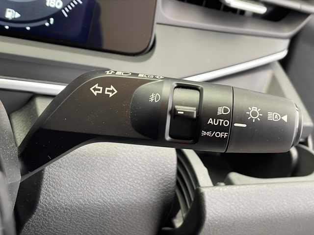 日産 オーラ G 栃木県 2021(令3)年 1.2万km 黒 純正ナビ/(CD/DVD/フルセグTV/Bluetooth/MSV/SD/USB)/全方位カメラ/360°セーフティーアシスト/・インテリジェントエマージェンシーブレーキ/・ふらつき警報/・標識検知機能/・アラウンドビューモニター/ビルトインETC/ハーフレザーシート/禁煙車/デジタルインナーミラー/オートライト/LEDヘッドライト/横滑り防止装置/フォグランプ/スマートキー/プッシュスタート/ステアリングスイッチ/革巻きステアリング/ウィンカーミラー/電動格納ミラー/純正17インチアルミホイール/純正フロアマット