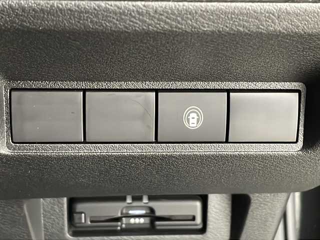 日産 オーラ G 栃木県 2021(令3)年 1.2万km 黒 純正ナビ/(CD/DVD/フルセグTV/Bluetooth/MSV/SD/USB)/全方位カメラ/360°セーフティーアシスト/・インテリジェントエマージェンシーブレーキ/・ふらつき警報/・標識検知機能/・アラウンドビューモニター/ビルトインETC/ハーフレザーシート/禁煙車/デジタルインナーミラー/オートライト/LEDヘッドライト/横滑り防止装置/フォグランプ/スマートキー/プッシュスタート/ステアリングスイッチ/革巻きステアリング/ウィンカーミラー/電動格納ミラー/純正17インチアルミホイール/純正フロアマット