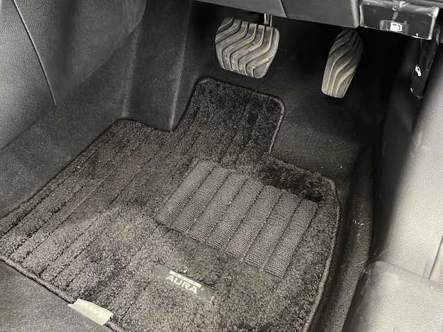 日産 オーラ G 栃木県 2021(令3)年 1.2万km 黒 純正ナビ/(CD/DVD/フルセグTV/Bluetooth/MSV/SD/USB)/全方位カメラ/360°セーフティーアシスト/・インテリジェントエマージェンシーブレーキ/・ふらつき警報/・標識検知機能/・アラウンドビューモニター/ビルトインETC/ハーフレザーシート/禁煙車/デジタルインナーミラー/オートライト/LEDヘッドライト/横滑り防止装置/フォグランプ/スマートキー/プッシュスタート/ステアリングスイッチ/革巻きステアリング/ウィンカーミラー/電動格納ミラー/純正17インチアルミホイール/純正フロアマット