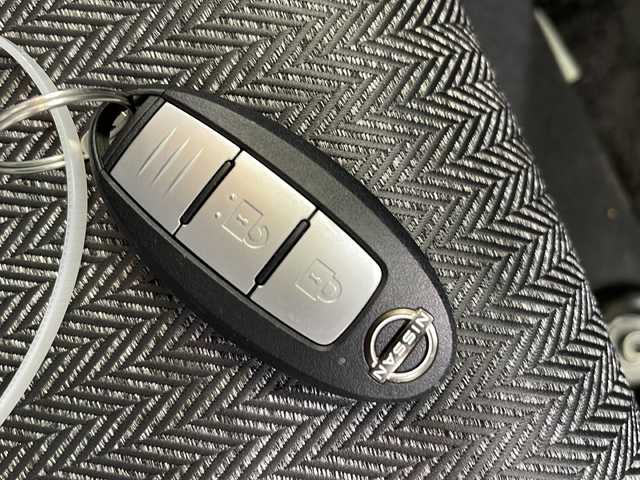 日産 オーラ G 栃木県 2021(令3)年 1.2万km 黒 純正ナビ/(CD/DVD/フルセグTV/Bluetooth/MSV/SD/USB)/全方位カメラ/360°セーフティーアシスト/・インテリジェントエマージェンシーブレーキ/・ふらつき警報/・標識検知機能/・アラウンドビューモニター/ビルトインETC/ハーフレザーシート/禁煙車/デジタルインナーミラー/オートライト/LEDヘッドライト/横滑り防止装置/フォグランプ/スマートキー/プッシュスタート/ステアリングスイッチ/革巻きステアリング/ウィンカーミラー/電動格納ミラー/純正17インチアルミホイール/純正フロアマット