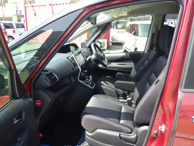 日産 セレナ e－パワー ハイウェイスター V 千葉県 2018(平30)年 6.2万km マルーンレッド 2トーン エマージェンシーブレーキ/プロパイロット/インテリジェントクルーズコントロール/インテリジェントルームミラー/ハンズフリー両側パワースライドドア/純正SDナビ/地デジTV/【BD/DVD/CD再生機能　Bluetooth接続】/アラウンドビューモニター/社外レーダー/革巻きステアリング/ステアリングヒーター/ステアリングスイッチ/ETC/LEDヘッドライト/ウインカーミラー/コーナーセンサー/純正15インチアルミホイル/サイド/カーテンエアバッグ/インテリジェントキー