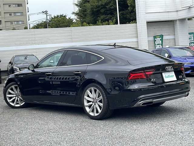 アウディ Ａ７ 東京都 2017(平29)年 8.2万km ミトスブラックメタリック 新車時保証書/取扱説明書 ナビ説明書/アシスタンスパッケージ/Audiアクティブレーンアシスト/Audiサイドアシスト/Audブレーキガード/アダプティブクルーズコントロール/Audiプレセンス/コーナーセンサー/S line パッケージ/電動チルト・テレスコステアリングコラム/S line 3スポークレザーパドルシフト付ステアリング/ヘッドライニングブラック/純正ナビ/フルセグTV/SD/CD/DVD/AUX/BT/バックカメラ ETC【DSRC】/F席シートヒーター付きパワーシート/D席メモリ機能/4ゾーンデラックスオートマチックエアコンディショナー/LEDオートライト/オートハイビーム/スマートキー×2/革巻きシフトノブ/純正19インチアルミ