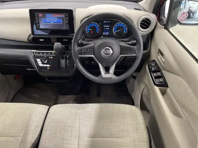 日産 デイズ X 栃木県 2020(令2)年 1.8万km ブロッサムピンク 純正ナビ/(ＣＤ／フルセグＴＶ/Bluetooth/SD)/バックカメラ/全方位カメラ/コーナーセンサー/前方ドライブレコーダー/禁煙車/オートライト/横滑り防止装置/スマートキー/プッシュスタート/アイドリングストップ/ステアリングスイッチ/電動格納ミラー/純正アルミホイール/純正フロアマット