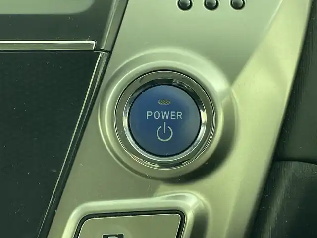 トヨタ プリウス α G 愛知県 2015(平27)年 4.3万km グレーメタリック 7人乗り/純正8インチナビ/（Bluetooth・フルセグテレビ・AM/FM）/バックカメラ/ビルトインETC/ドライブレコーダー/レーダークルーズコントロール(OP)/衝突被害軽減システム(OP)/レーンキープアシスト/ハーフレザーシート/運転席パワーシート/純正16インチアルミホイール/純正LEDヘッドライト/オートマチックハイビーム/スマートキー・プッシュスタート