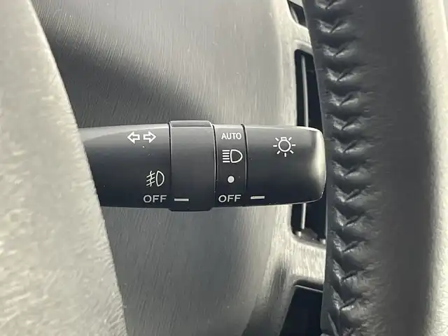 トヨタ プリウス α G 愛知県 2015(平27)年 4.3万km グレーメタリック 7人乗り/純正8インチナビ/（Bluetooth・フルセグテレビ・AM/FM）/バックカメラ/ビルトインETC/ドライブレコーダー/レーダークルーズコントロール(OP)/衝突被害軽減システム(OP)/レーンキープアシスト/ハーフレザーシート/運転席パワーシート/純正16インチアルミホイール/純正LEDヘッドライト/オートマチックハイビーム/スマートキー・プッシュスタート