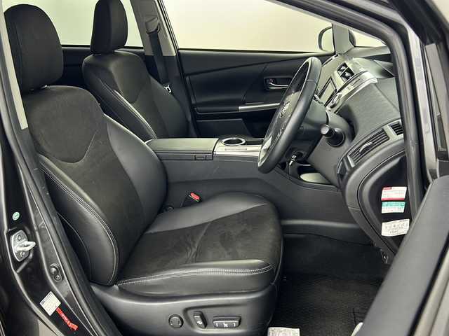 トヨタ プリウス α G 愛知県 2015(平27)年 4.3万km グレーメタリック 7人乗り/純正8インチナビ/（Bluetooth・フルセグテレビ・AM/FM）/バックカメラ/ビルトインETC/ドライブレコーダー/レーダークルーズコントロール(OP)/衝突被害軽減システム(OP)/レーンキープアシスト/ハーフレザーシート/運転席パワーシート/純正16インチアルミホイール/純正LEDヘッドライト/オートマチックハイビーム/スマートキー・プッシュスタート