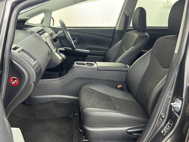 トヨタ プリウス α G 愛知県 2015(平27)年 4.3万km グレーメタリック 7人乗り/純正8インチナビ/（Bluetooth・フルセグテレビ・AM/FM）/バックカメラ/ビルトインETC/ドライブレコーダー/レーダークルーズコントロール(OP)/衝突被害軽減システム(OP)/レーンキープアシスト/ハーフレザーシート/運転席パワーシート/純正16インチアルミホイール/純正LEDヘッドライト/オートマチックハイビーム/スマートキー・プッシュスタート