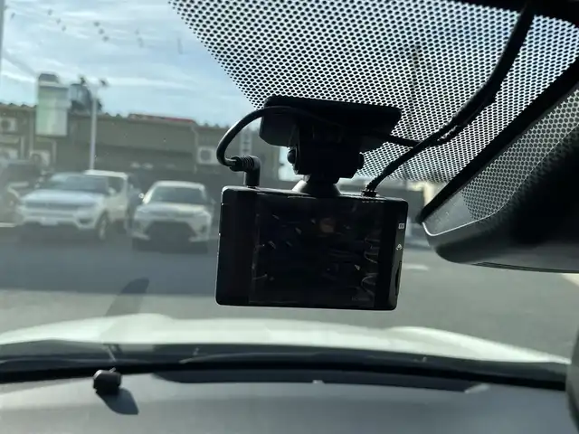 トヨタ ヤリスクロス Z 埼玉県 2021(令3)年 2.5万km ブラックマイカ/ホワイトパールクリスタルシャイン 2トーン 純正ナビ（Ｂｌｕｅｔｏｏｔｈ）/バックカメラ/ＥＴＣ２．０/モデリスタエアロ/ワンオーナー/スペアキー１本/追従走行有クルコン/パワーシート/シートヒーター/ハーフレザーシート/前後ドラレコ/MTモード付AT/純正フロアマット/純正アルミホイール/LEDヘッドライト/ダブルエアバッグ/衝突被害軽減システム/オートライト/オートマチックハイビーム/BSM/クリアランスソナー