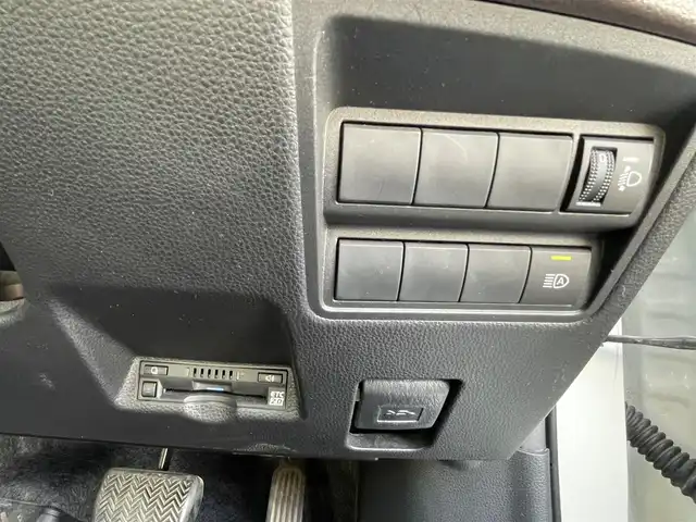 トヨタ ヤリスクロス Z 埼玉県 2021(令3)年 2.5万km ブラックマイカ/ホワイトパールクリスタルシャイン 2トーン 純正ナビ（Ｂｌｕｅｔｏｏｔｈ）/バックカメラ/ＥＴＣ２．０/モデリスタエアロ/ワンオーナー/スペアキー１本/追従走行有クルコン/パワーシート/シートヒーター/ハーフレザーシート/前後ドラレコ/MTモード付AT/純正フロアマット/純正アルミホイール/LEDヘッドライト/ダブルエアバッグ/衝突被害軽減システム/オートライト/オートマチックハイビーム/BSM/クリアランスソナー