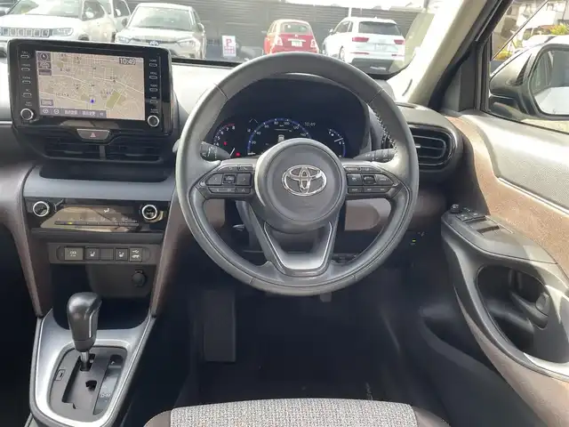 トヨタ ヤリスクロス Z 埼玉県 2021(令3)年 2.5万km ブラックマイカ/ホワイトパールクリスタルシャイン 2トーン 純正ナビ（Ｂｌｕｅｔｏｏｔｈ）/バックカメラ/ＥＴＣ２．０/モデリスタエアロ/ワンオーナー/スペアキー１本/追従走行有クルコン/パワーシート/シートヒーター/ハーフレザーシート/前後ドラレコ/MTモード付AT/純正フロアマット/純正アルミホイール/LEDヘッドライト/ダブルエアバッグ/衝突被害軽減システム/オートライト/オートマチックハイビーム/BSM/クリアランスソナー