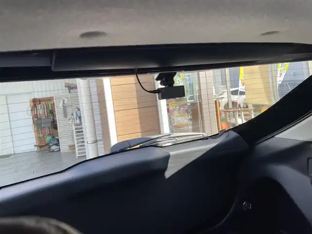 トヨタ ヤリスクロス Z 埼玉県 2021(令3)年 2.5万km ブラックマイカ/ホワイトパールクリスタルシャイン 2トーン 純正ナビ（Ｂｌｕｅｔｏｏｔｈ）/バックカメラ/ＥＴＣ２．０/モデリスタエアロ/ワンオーナー/スペアキー１本/追従走行有クルコン/パワーシート/シートヒーター/ハーフレザーシート/前後ドラレコ/MTモード付AT/純正フロアマット/純正アルミホイール/LEDヘッドライト/ダブルエアバッグ/衝突被害軽減システム/オートライト/オートマチックハイビーム/BSM/クリアランスソナー