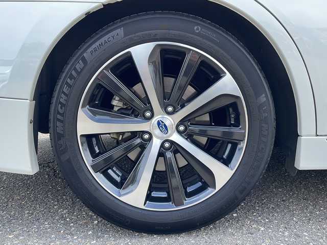 スバル レガシィ Ｂ４ リミテッド 新潟県 2016(平28)年 6.3万km クリスタルホワイトP 4WD/純正SDナビ(CN-LR810D)/CD/DVD/BT/フルセグテレビ/SDミュージックサーバー/バックカメラ/ETC/衝突被害軽減ブレーキ/レーンキープアシスト/レーダークルーズコントロール/革シート/パワーシート/シートヒーター /ミラーヒーター/ステアリングスイッチ/パドルシフト/コーナーセンサー/スマートキー/プッシュスタート/LEDヘッドライト/オートライト/フォグランプ/純正18インチアルミホイール