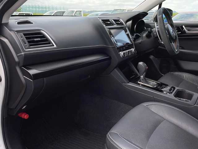 スバル レガシィ Ｂ４ リミテッド 新潟県 2016(平28)年 6.3万km クリスタルホワイトP 4WD/純正SDナビ(CN-LR810D)/CD/DVD/BT/フルセグテレビ/SDミュージックサーバー/バックカメラ/ETC/衝突被害軽減ブレーキ/レーンキープアシスト/レーダークルーズコントロール/革シート/パワーシート/シートヒーター /ミラーヒーター/ステアリングスイッチ/パドルシフト/コーナーセンサー/スマートキー/プッシュスタート/LEDヘッドライト/オートライト/フォグランプ/純正18インチアルミホイール