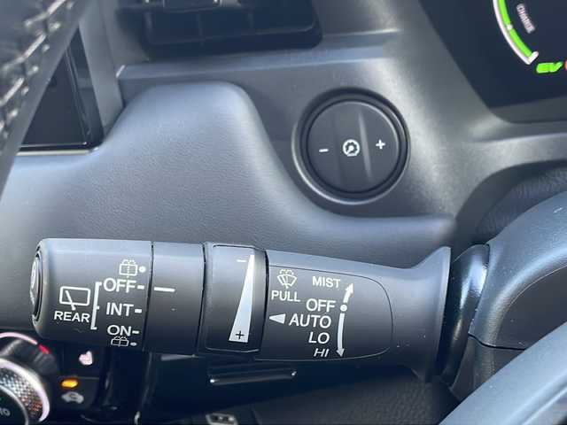 ホンダ ヴェゼル ハイブリッド e:HEV Z 愛知県 2023(令5)年 1.9万km プラチナホワイトパール /禁煙車//ワンオーナー//メーカーナビ//フルセグ/BT/USB/FM/AM//マルチビューカメラシステム//ハンズフリーパワーテールゲート//予約クローズ//純正18AW//HONDA SENSING//CMBS//ACC//先行車発進お知らせ//路外逸脱抑制システム//標識認識機能//踏み間違い衝突軽減システム//歩行者事故軽減システム//LKAS(車線維持支援システム）//BSM//パーキングセンサーシステム//ビルトインETC2.0//前後ドライブレコーダー//ワイヤレス充電//HONDA純正マフラーカッター(08F53-3M0)//LEDオートライト//オートハイビーム//Fフォグ//DRIVE MODE//SPORT/NORMAL/ECON//ヒルディセントコントロール//電子パーキング//BRAKE HOLD//プッシュスタート//黒ハーフレザーシート//前席シートヒーター//革巻ステアリング//パドルシフト//ステアリングヒーター//防眩ルームミラー//ステアリングスイッチ//純正フロアマット//リアサンシェード//USB充電//新車時保証書//取扱説明書/ナビ取説//スマートキー//スマートスペアキー