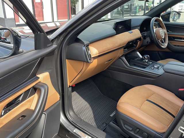 マツダ ＣＸ－６０ XD HV プレミアムスポーツ 大阪府 2023(令5)年 0.9万km マシーングレープレミアムM 純正１２．３インチナビ　パノラマサンルーフ　茶革シート　衝突軽減　全周囲カメラ　レーダークルーズコントロール　ＢＳＭ　ＢＯＳＥサウンド　置くだけ充電　前席シートクーラー　全席シートヒーター　ＥＴＣ　後席温シートヒーター　プッシュスタート　ウィンカーミラー　オートワイパー　フルディスプレイメーター　純正スカッフプレート　純正オールウェザーマット