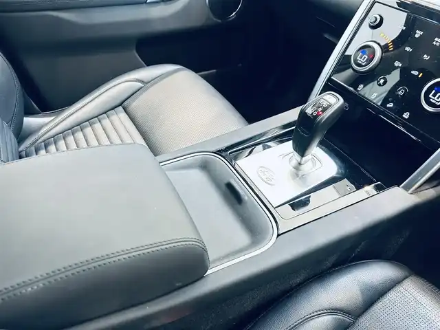 ランドローバー ランドローバー ディスカバリースポーツ　SE 大阪府 2021(令3)年 4.8万km 黒 黒革/パワーシート/Dシートメモリ/シートヒーター/ステアリングヒーター/純正ナビ/360度カメラ/applecarplay/ACC/ブラインドスポット/純正20インチAW/電動リアゲート/クリアランスソナー/ワイヤレス充電
