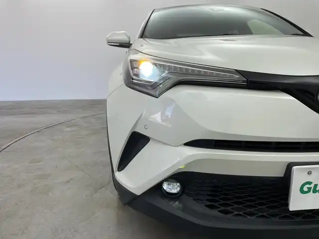 トヨタ Ｃ－ＨＲ G 群馬県 2019(平31)年 5.3万km ホワイトパールクリスタルシャイン 9型ナビ　バックカメラ　衝突被害軽減ブレーキ　アダプティブクルーズコントロール　ETC 純正ドラレコ　レーンキープアシスト　電動サイドブレーキ　LED　オートライト　ハーフレザー　スマートキー　禁煙車