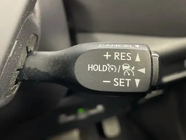 トヨタ Ｃ－ＨＲ G 群馬県 2019(平31)年 5.3万km ホワイトパールクリスタルシャイン 9型ナビ　バックカメラ　衝突被害軽減ブレーキ　アダプティブクルーズコントロール　ETC 純正ドラレコ　レーンキープアシスト　電動サイドブレーキ　LED　オートライト　ハーフレザー　スマートキー　禁煙車