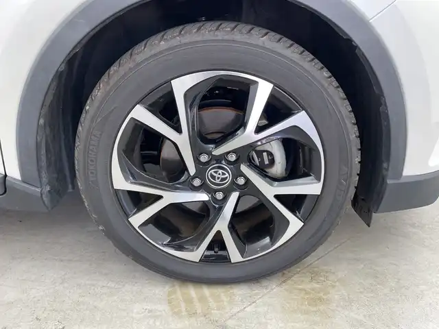 トヨタ Ｃ－ＨＲ G 群馬県 2019(平31)年 5.3万km ホワイトパールクリスタルシャイン 9型ナビ　バックカメラ　衝突被害軽減ブレーキ　アダプティブクルーズコントロール　ETC 純正ドラレコ　レーンキープアシスト　電動サイドブレーキ　LED　オートライト　ハーフレザー　スマートキー　禁煙車