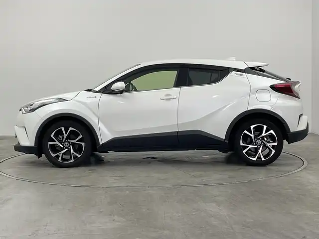 トヨタ Ｃ－ＨＲ G 群馬県 2019(平31)年 5.3万km ホワイトパールクリスタルシャイン 9型ナビ　バックカメラ　衝突被害軽減ブレーキ　アダプティブクルーズコントロール　ETC 純正ドラレコ　レーンキープアシスト　電動サイドブレーキ　LED　オートライト　ハーフレザー　スマートキー　禁煙車