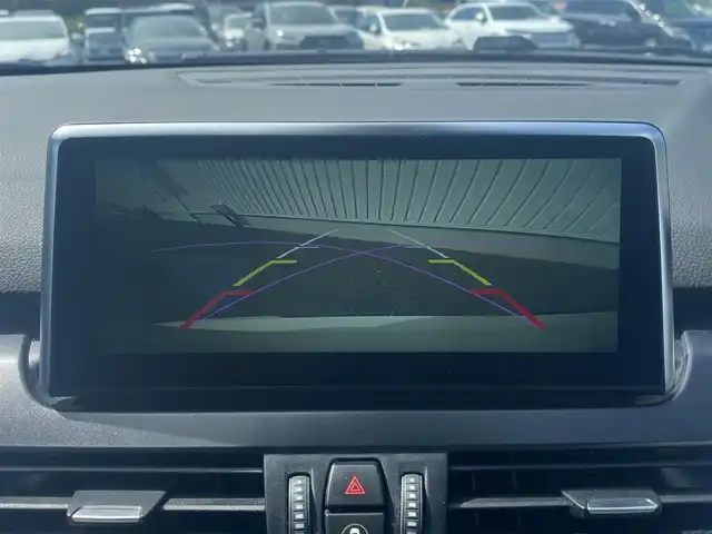 ＢＭＷ ２１８ｉ アクティブツアラー Mスポーツ 熊本県 2015(平27)年 14.3万km パール 純正ナビ/・AM/FM/CD/DVD/BT/AUX/・バックカメラ/衝突軽減ブレーキ/車線逸脱防止装置/横滑り防止装置/クルーズコントロール/革巻きステアリング/ステアリングスイッチ/オートライト/ETC/純正フロアマット/ヘッドアップディスプレイ/アイドリングストップ/電動格納ミラー/ウインカーミラー/純正アルミホイール