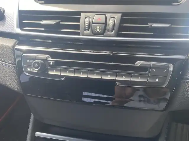 ＢＭＷ ２１８ｉ アクティブツアラー Mスポーツ 熊本県 2015(平27)年 14.3万km パール 純正ナビ/・AM/FM/CD/DVD/BT/AUX/・バックカメラ/衝突軽減ブレーキ/車線逸脱防止装置/横滑り防止装置/クルーズコントロール/革巻きステアリング/ステアリングスイッチ/オートライト/ETC/純正フロアマット/ヘッドアップディスプレイ/アイドリングストップ/電動格納ミラー/ウインカーミラー/純正アルミホイール