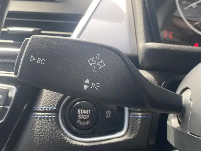 ＢＭＷ ２１８ｉ アクティブツアラー Mスポーツ 熊本県 2015(平27)年 14.3万km パール 純正ナビ/・AM/FM/CD/DVD/BT/AUX/・バックカメラ/衝突軽減ブレーキ/車線逸脱防止装置/横滑り防止装置/クルーズコントロール/革巻きステアリング/ステアリングスイッチ/オートライト/ETC/純正フロアマット/ヘッドアップディスプレイ/アイドリングストップ/電動格納ミラー/ウインカーミラー/純正アルミホイール