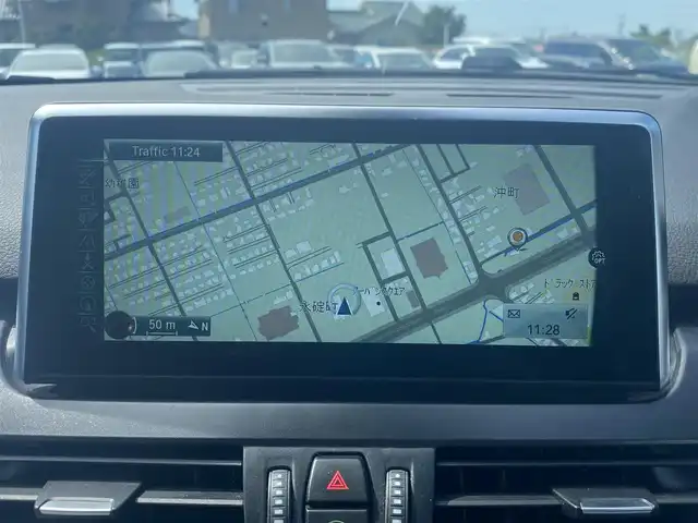 ＢＭＷ ２１８ｉ アクティブツアラー Mスポーツ 熊本県 2015(平27)年 14.3万km パール 純正ナビ/・AM/FM/CD/DVD/BT/AUX/・バックカメラ/衝突軽減ブレーキ/車線逸脱防止装置/横滑り防止装置/クルーズコントロール/革巻きステアリング/ステアリングスイッチ/オートライト/ETC/純正フロアマット/ヘッドアップディスプレイ/アイドリングストップ/電動格納ミラー/ウインカーミラー/純正アルミホイール