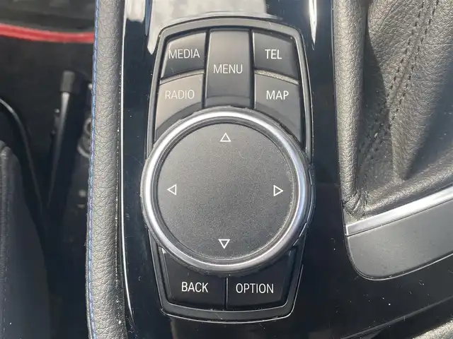 ＢＭＷ ２１８ｉ アクティブツアラー Mスポーツ 熊本県 2015(平27)年 14.3万km パール 純正ナビ/・AM/FM/CD/DVD/BT/AUX/・バックカメラ/衝突軽減ブレーキ/車線逸脱防止装置/横滑り防止装置/クルーズコントロール/革巻きステアリング/ステアリングスイッチ/オートライト/ETC/純正フロアマット/ヘッドアップディスプレイ/アイドリングストップ/電動格納ミラー/ウインカーミラー/純正アルミホイール