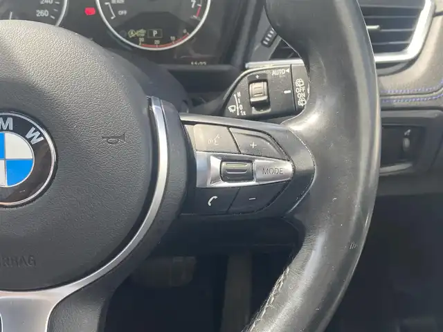 ＢＭＷ ２１８ｉ アクティブツアラー Mスポーツ 熊本県 2015(平27)年 14.3万km パール 純正ナビ/・AM/FM/CD/DVD/BT/AUX/・バックカメラ/衝突軽減ブレーキ/車線逸脱防止装置/横滑り防止装置/クルーズコントロール/革巻きステアリング/ステアリングスイッチ/オートライト/ETC/純正フロアマット/ヘッドアップディスプレイ/アイドリングストップ/電動格納ミラー/ウインカーミラー/純正アルミホイール