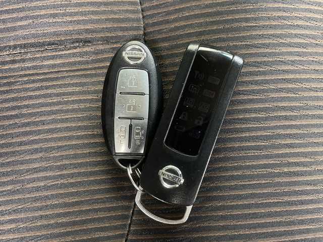 日産 エルグランド 250ハイウェイスター 道央・札幌 2014(平26)年 15.8万km ブリリアントホワイトパール ・4WD/・純正ナビ（MM515D-L）/・BT/CD/DVD/SD/AUX/フルセグTV/・クルーズコントロール/・両側パワースライドドア/・デジタルインナーミラー/・ハーフレザーシート/・オットマン/・ステアリングスイッチ/・LEDオートライト/・プッシュスタート/・スマートキー/・純正エンジンスターター/・ETC/・社外車高調/・積込純正サスペンション/・積込冬タイヤ純正AW付