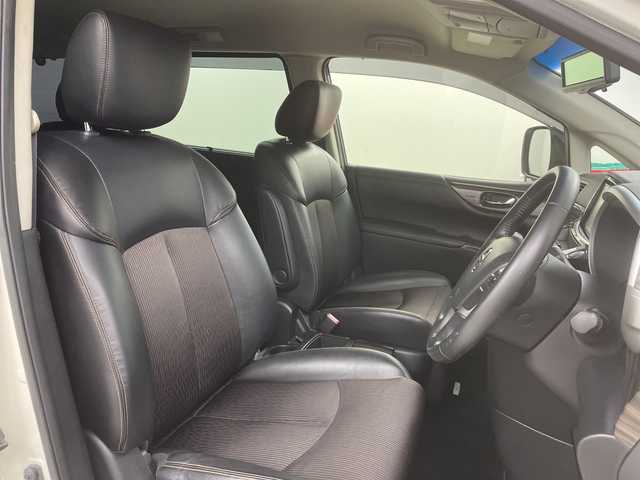 日産 エルグランド 250ハイウェイスター 道央・札幌 2014(平26)年 15.8万km ブリリアントホワイトパール ・4WD/・純正ナビ（MM515D-L）/・BT/CD/DVD/SD/AUX/フルセグTV/・クルーズコントロール/・両側パワースライドドア/・デジタルインナーミラー/・ハーフレザーシート/・オットマン/・ステアリングスイッチ/・LEDオートライト/・プッシュスタート/・スマートキー/・純正エンジンスターター/・ETC/・社外車高調/・積込純正サスペンション/・積込冬タイヤ純正AW付